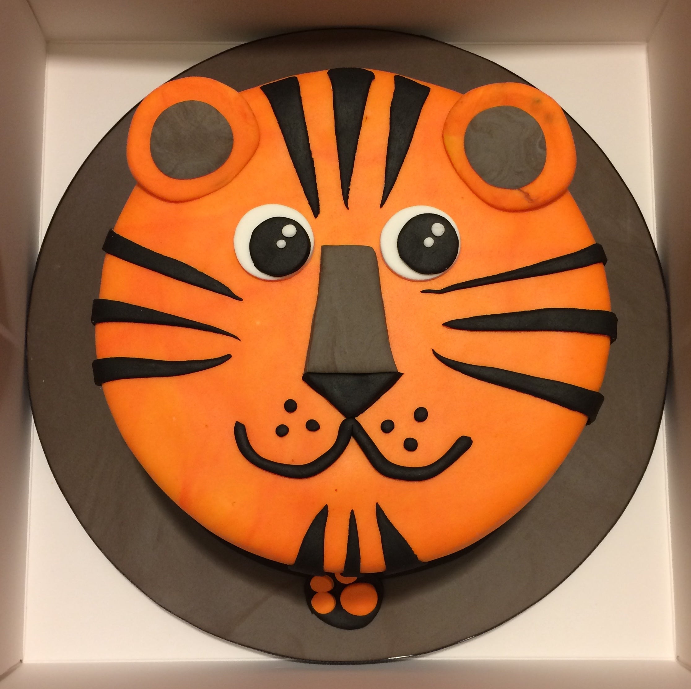 Super Cute Tiger Cake I Made Yesterday : r/CAKEWIN